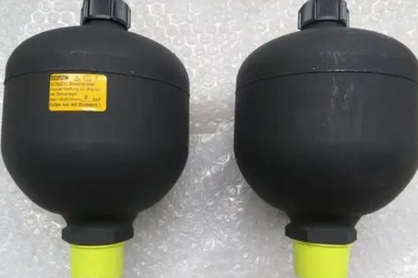 蓄能器充气工具不会使用？这份使用指南要收好！